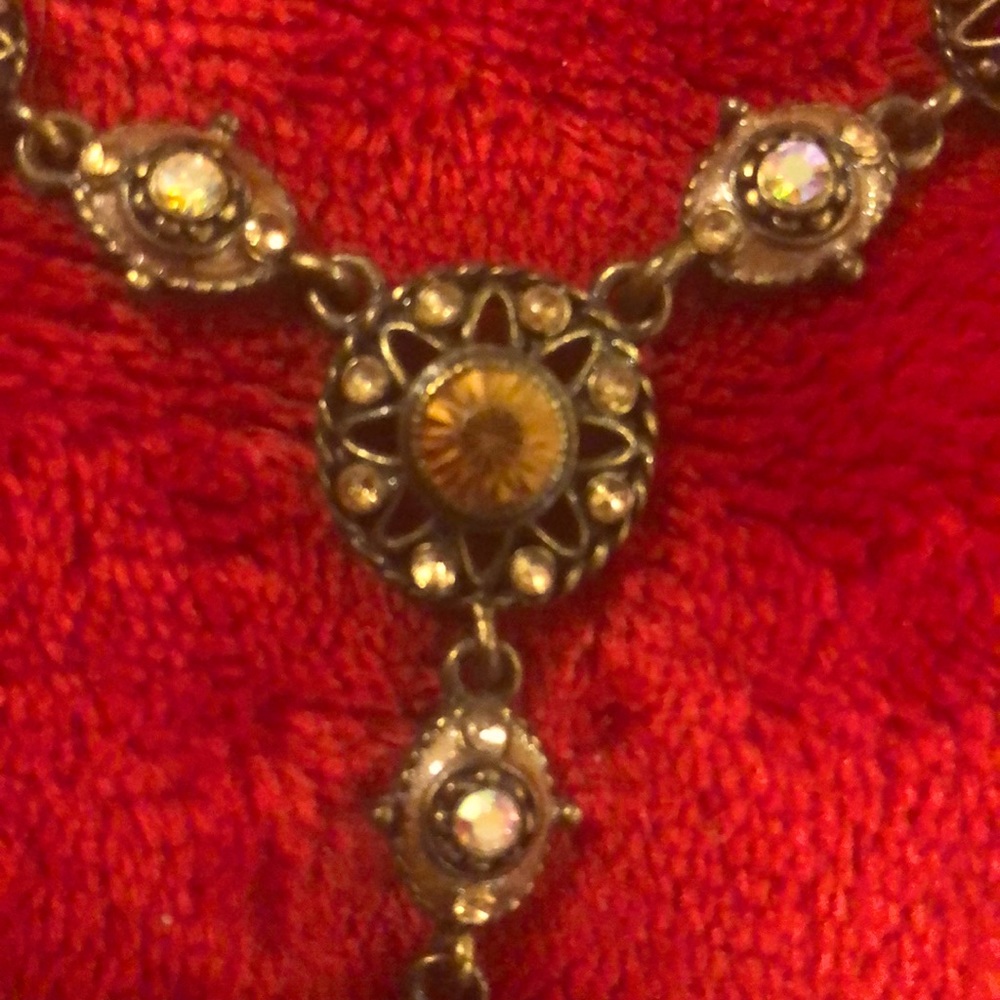 Vintage Style Necklace - Picture 2 of 7